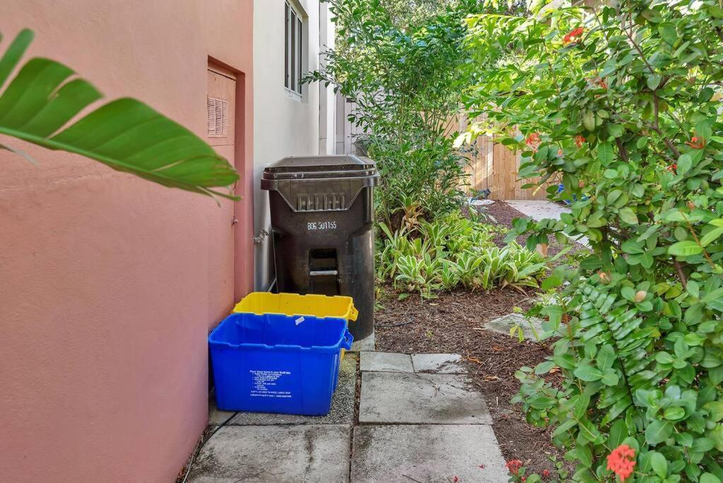 Charming Studio W Pool One Mile To Beach Pets Welcome Lake Worth Beach Luaran gambar