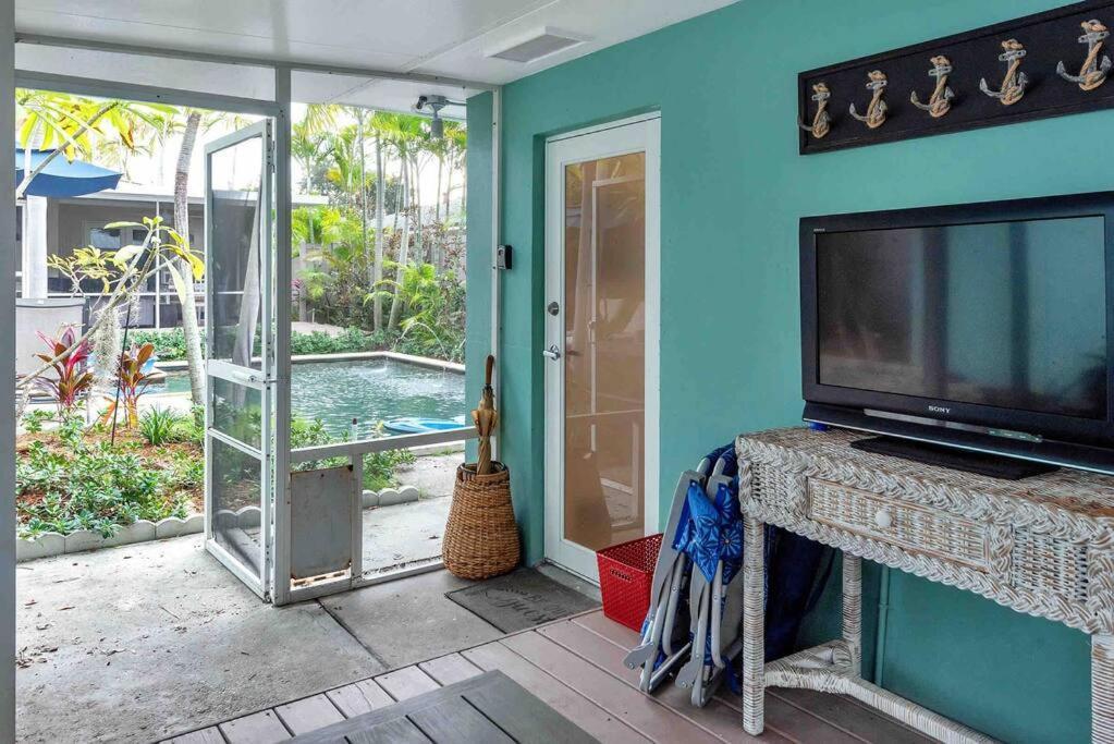 Charming Studio W Pool One Mile To Beach Pets Welcome Lake Worth Beach Luaran gambar